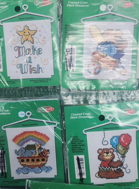 Sullivans Tiny Embroidery Set