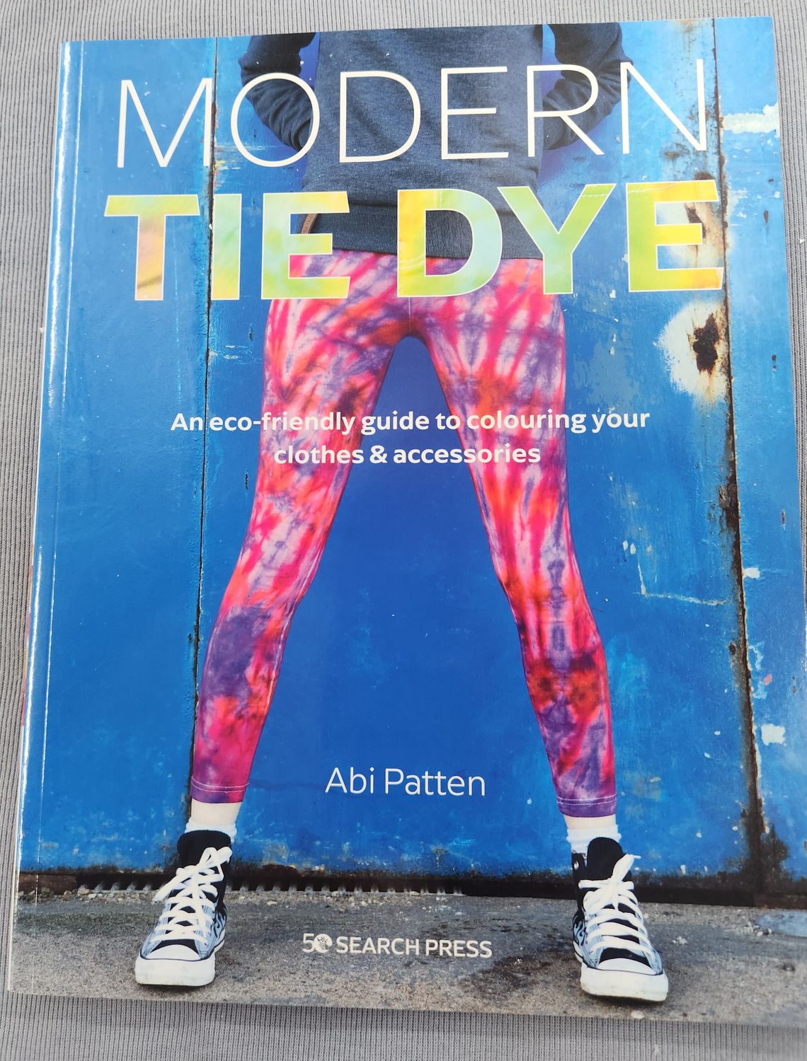 Modern Tie Dye Book