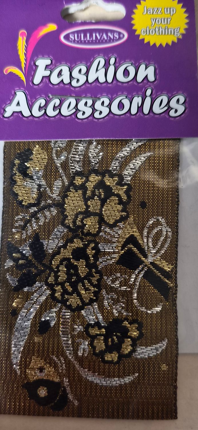 Sullivans Sew On Woven Motif - Brown With White &amp; Gold Boquet Of Flowers
