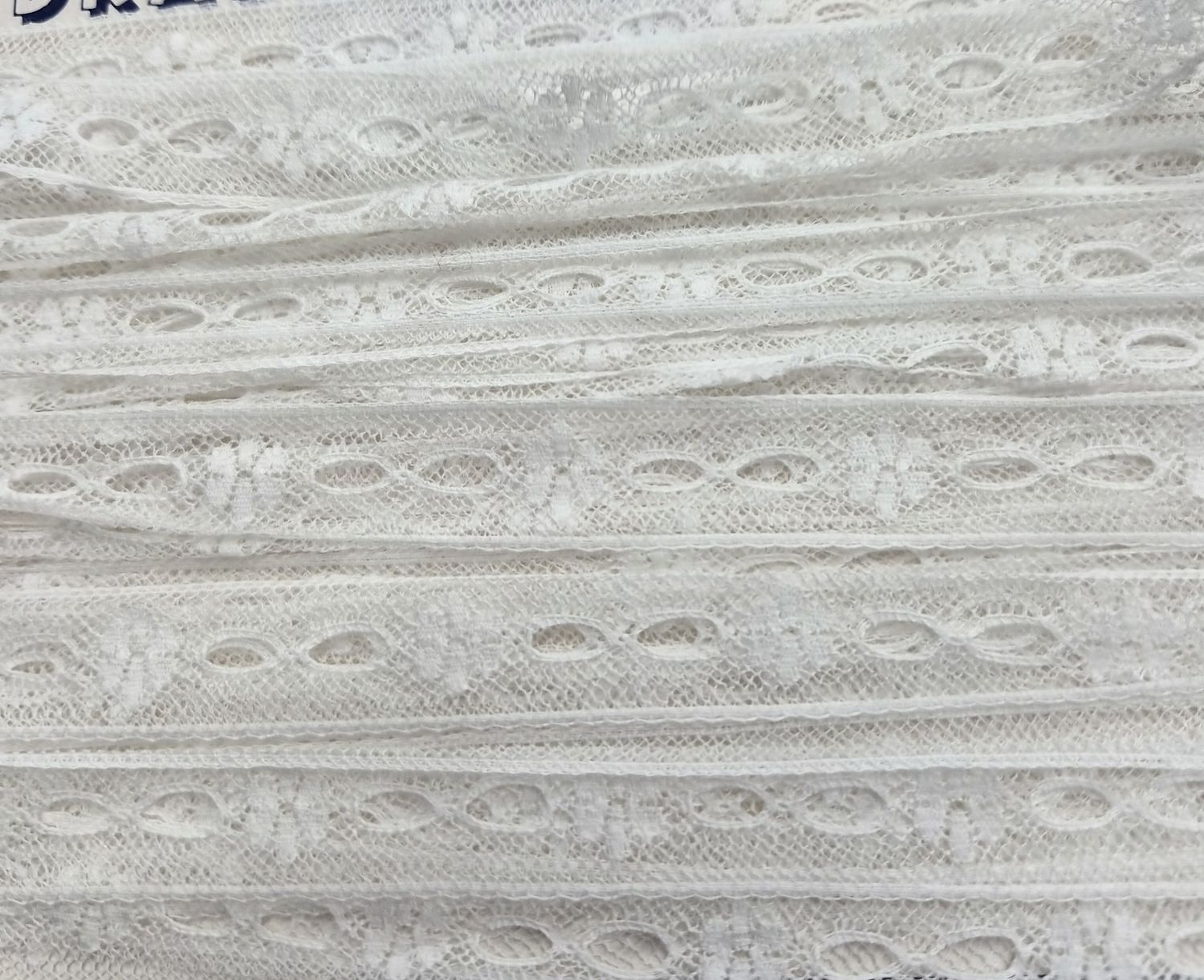 White Cotton Eyelet 20mm with Flowers Lace Per Metre