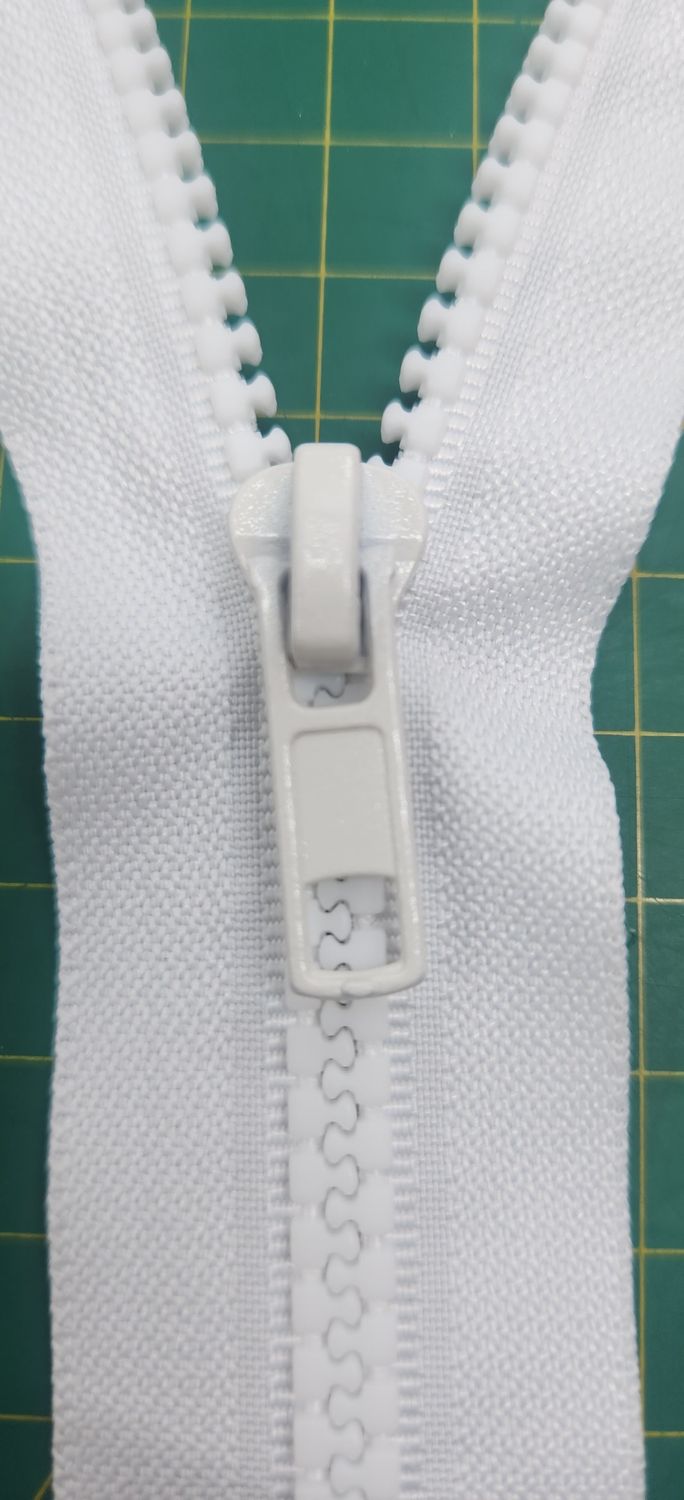 Chunky Zip 30-35cm White