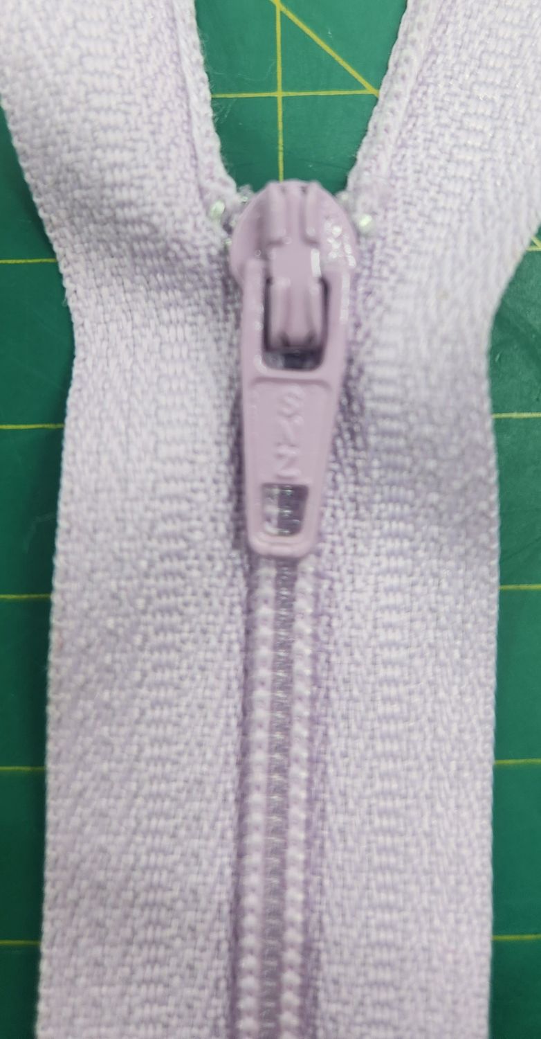 Nylon Zip Lilac 55cm