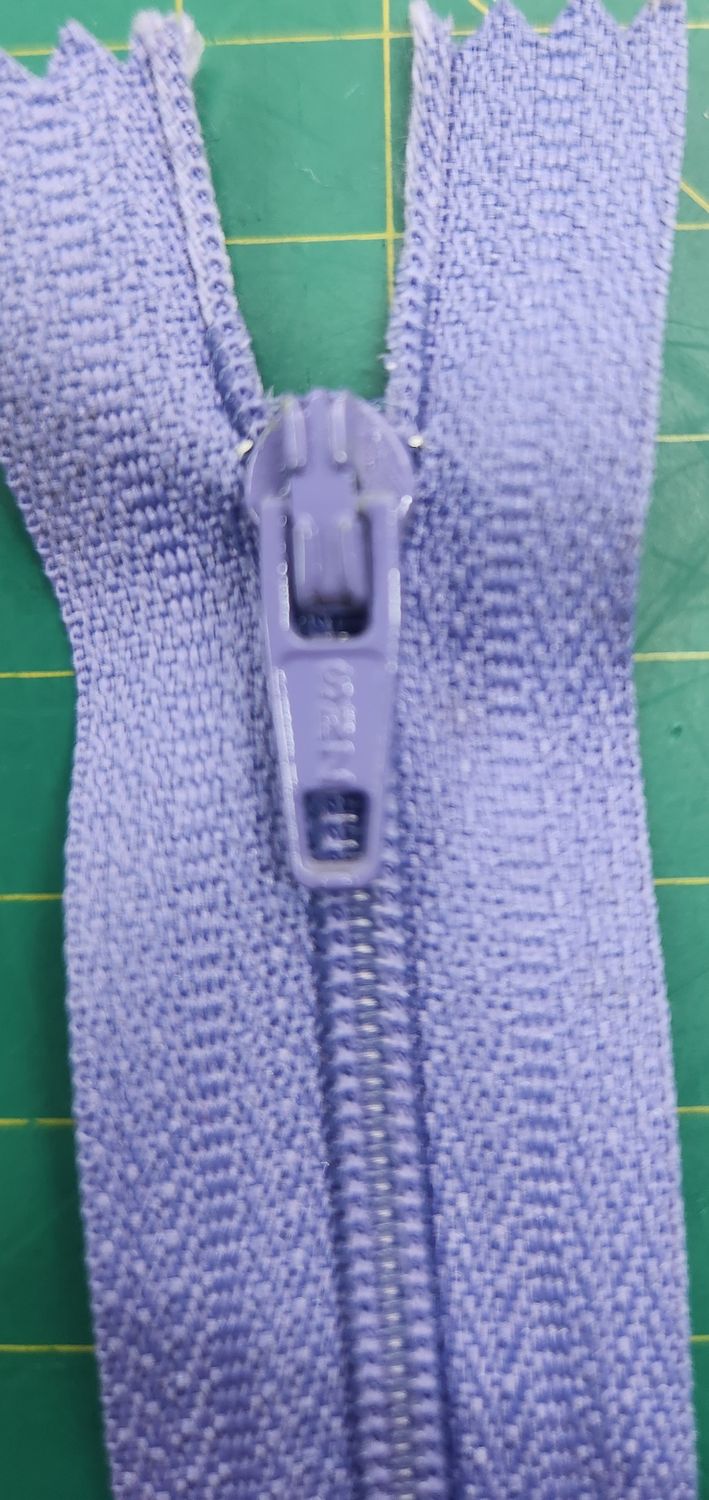 Nylon Zip Light Purple 50cm