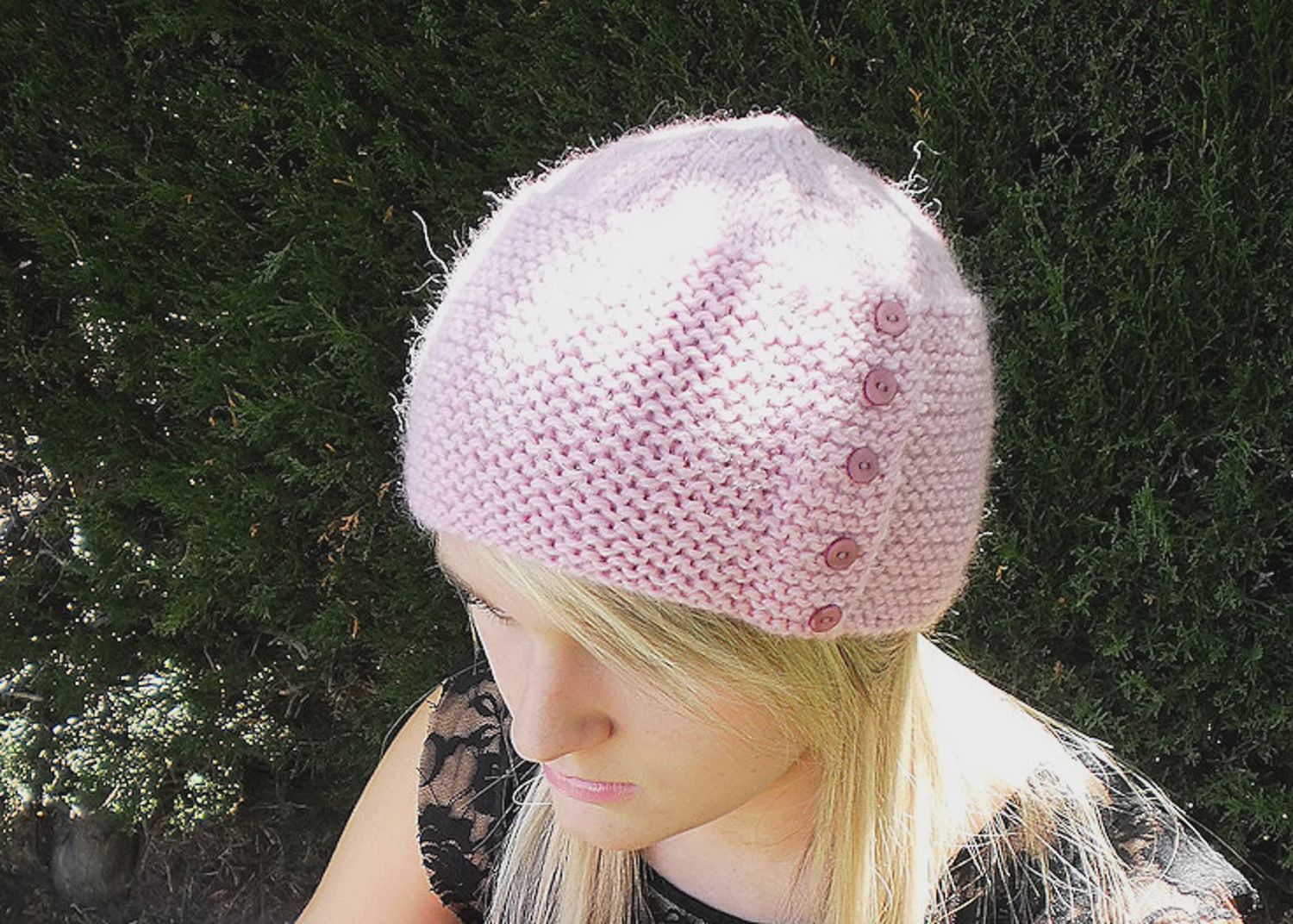 Extreme Handknits 2807 Pattern - 5 Button Beanie &amp; Mitts in 12ply