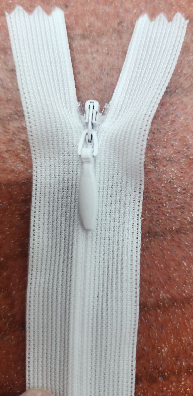 Invisible Zip 18-23cm White