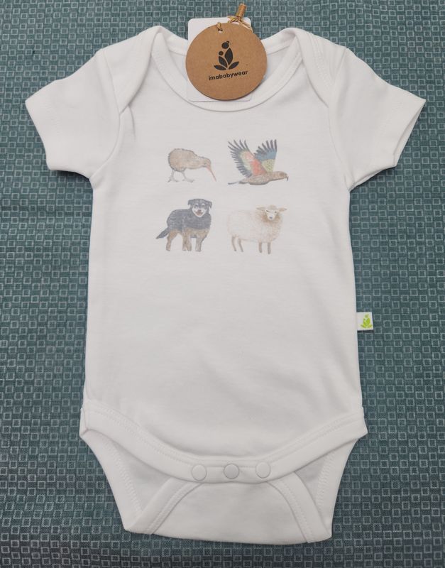 imababywear Short Sleeve Bodysuit 0 to 3 months Kiwi, Kea, Dog &amp; Sheep
