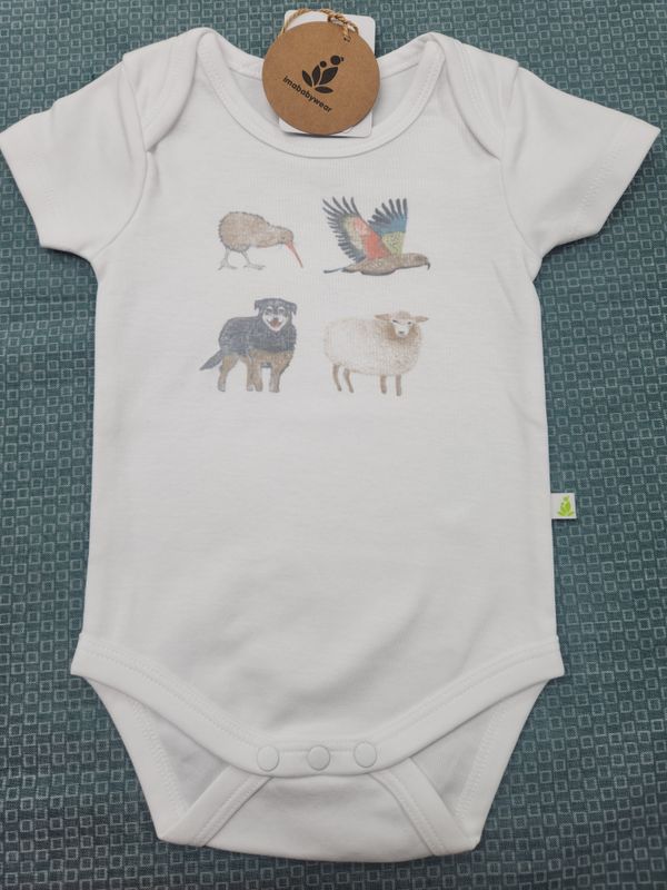 imababywear Short Sleeve Bodysuit 6 to 9 months Kiwi, Kea, Dog &amp; Sheep