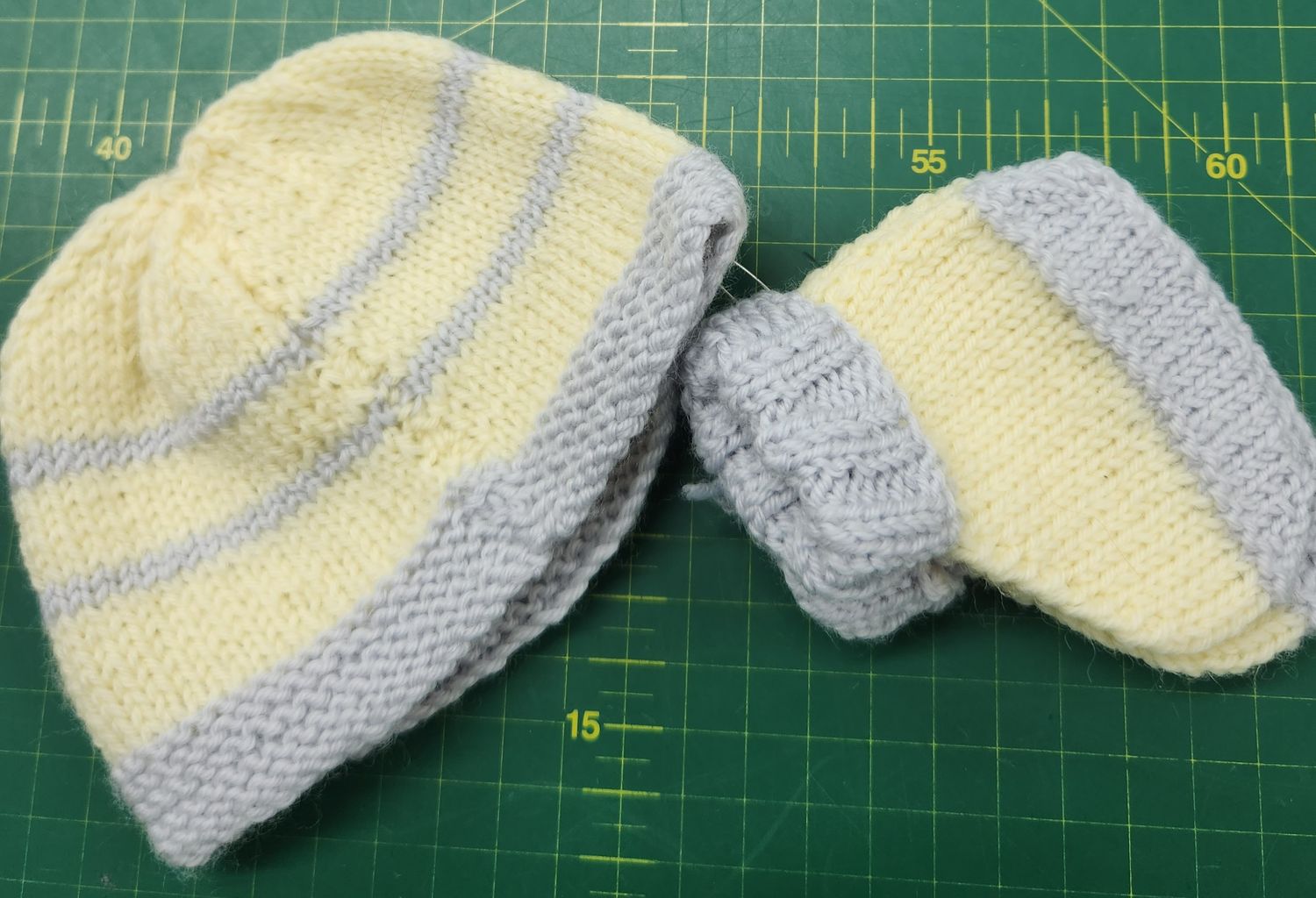 Prem Size Merino Baby Hat &amp; Bootees - Grey/Lemon - 100% Merino