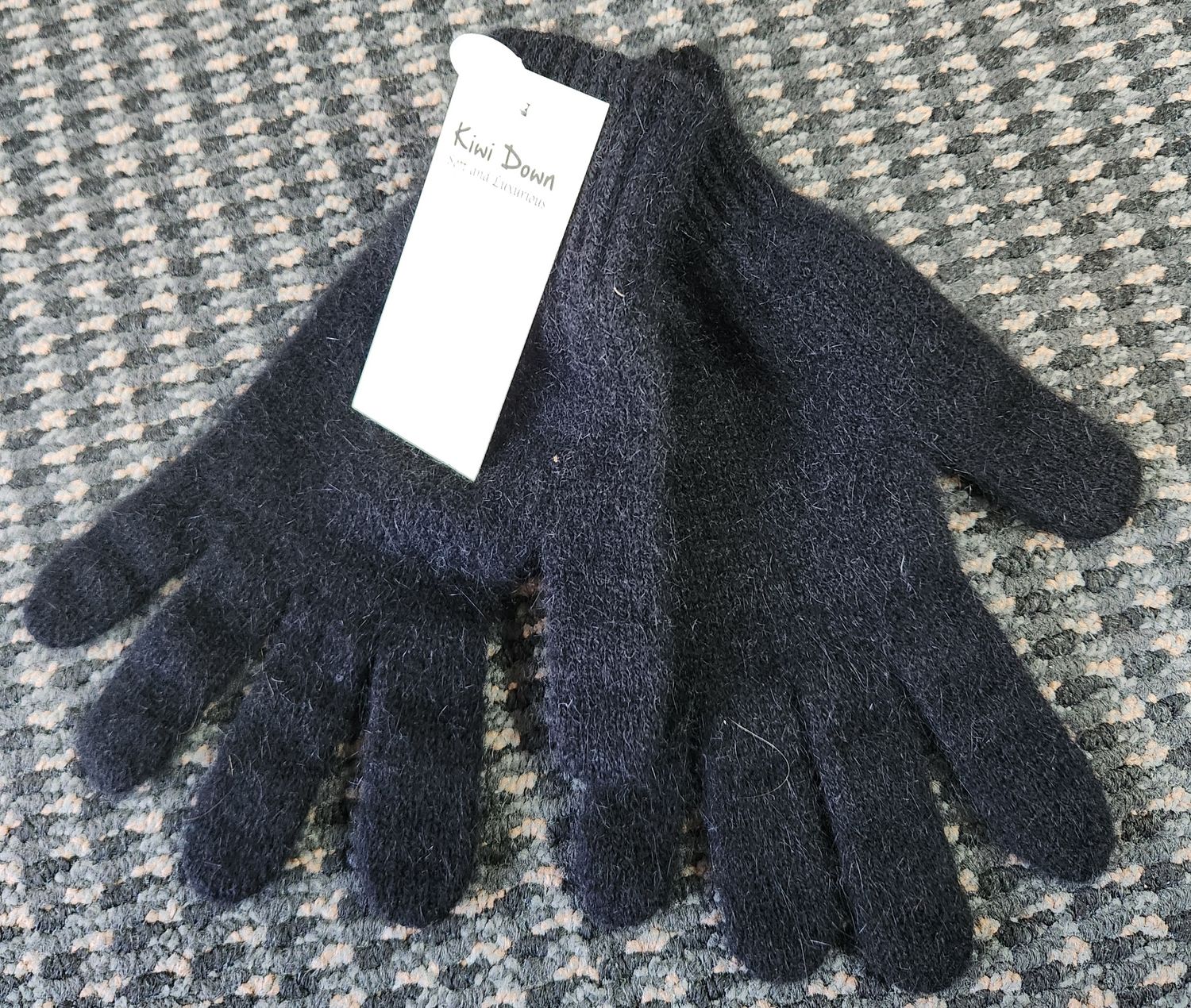 NZ Possum Gloves Black Size Small 30% Possum, 60% Merino, 10% Silk