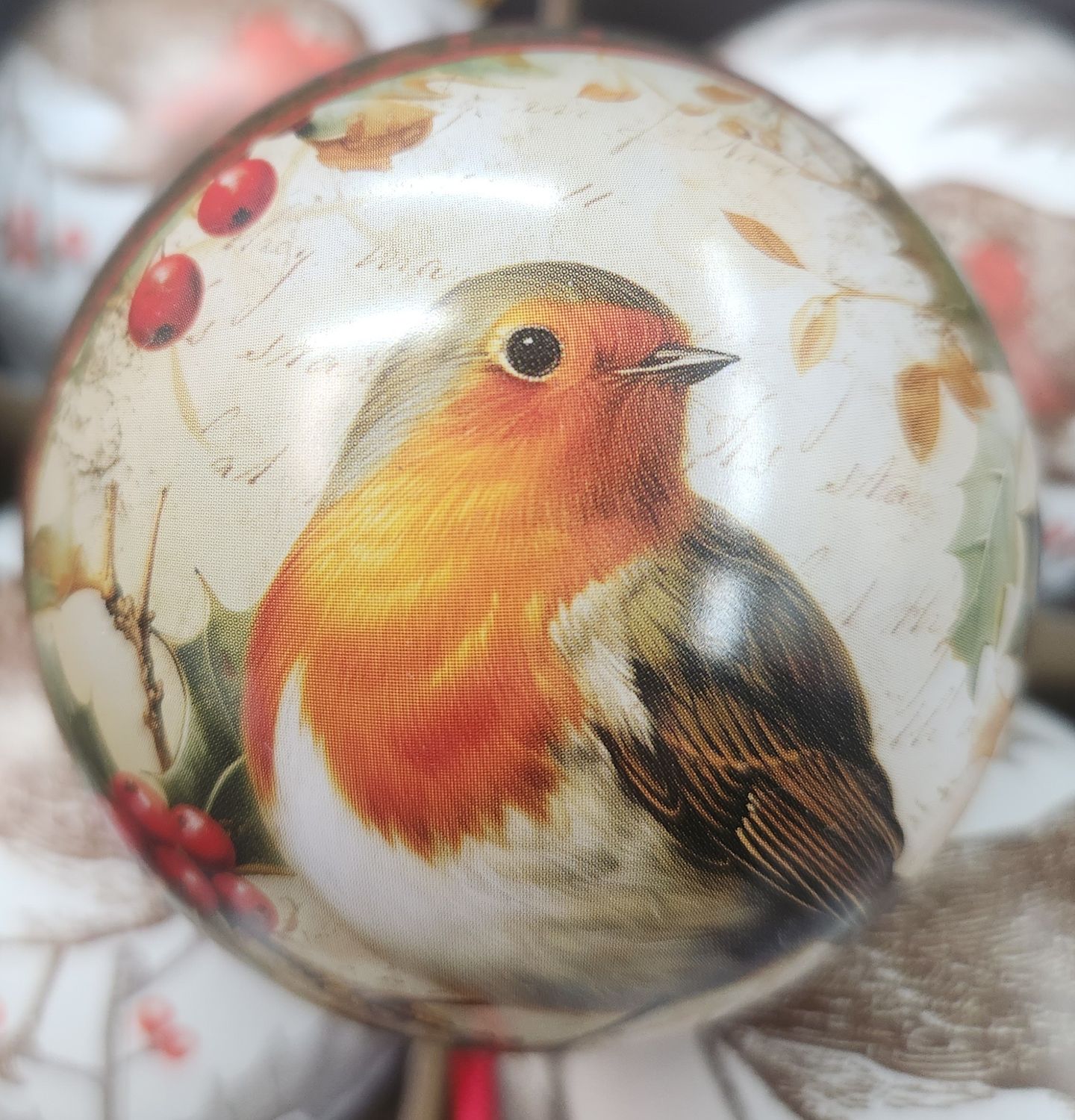Christmas Robin Bauble Tin Red