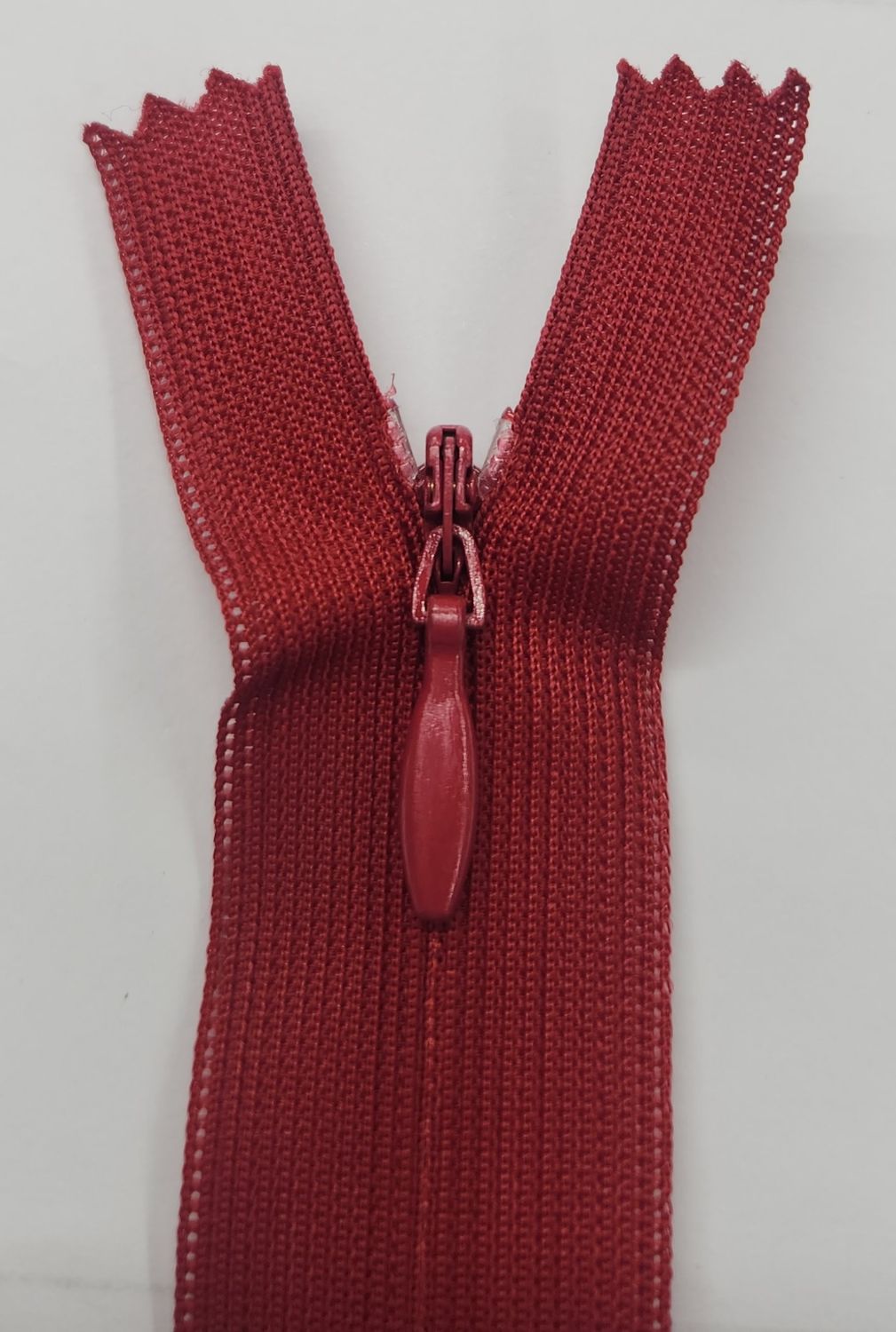 Invisible Zip 18-23cm Wine