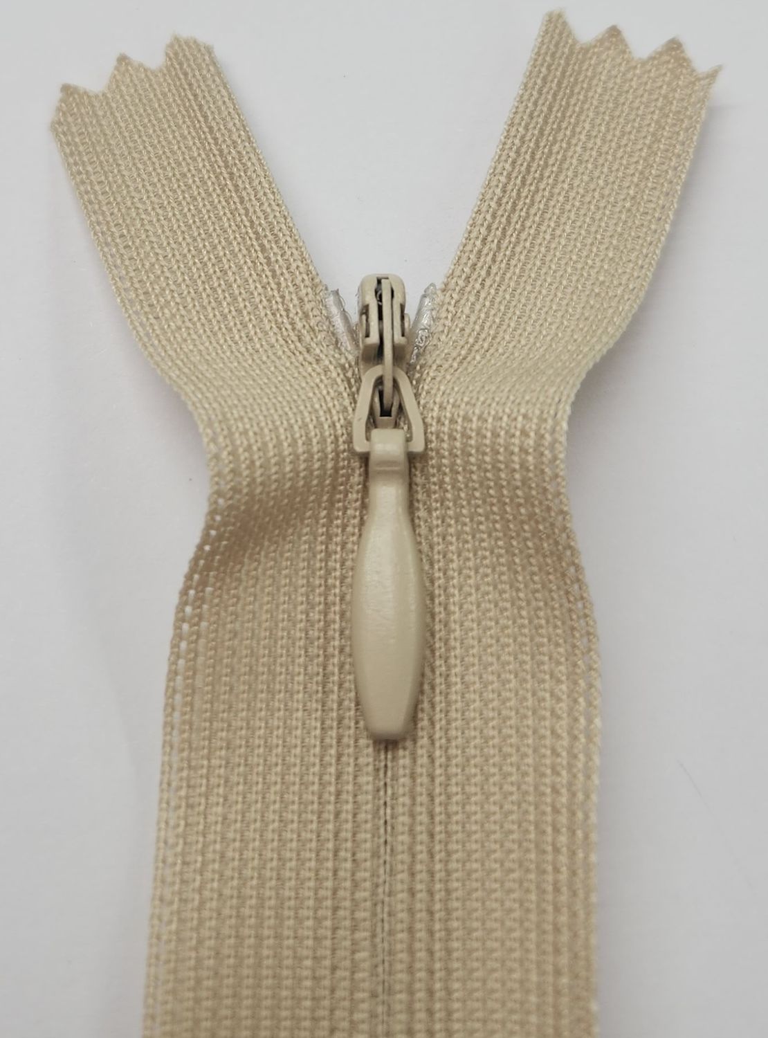 Invisible Zip 30-35cm Natural