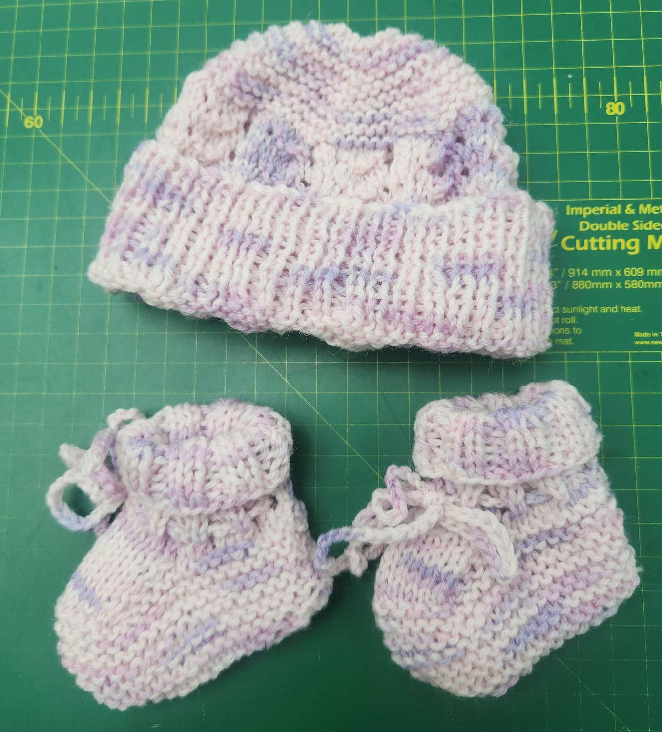 Prem Size - Hat &amp; Bootees - Pink/Mauve
