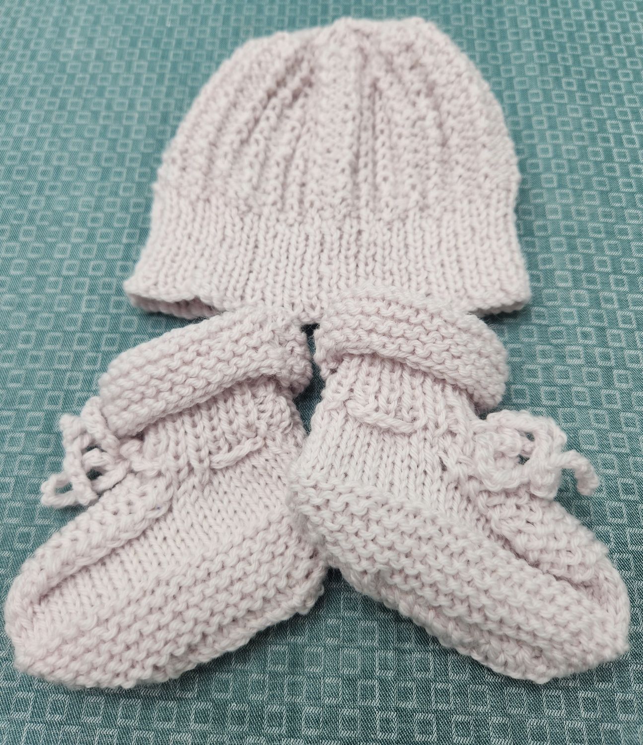 Hat &amp; Bootees 100% Merino Natural