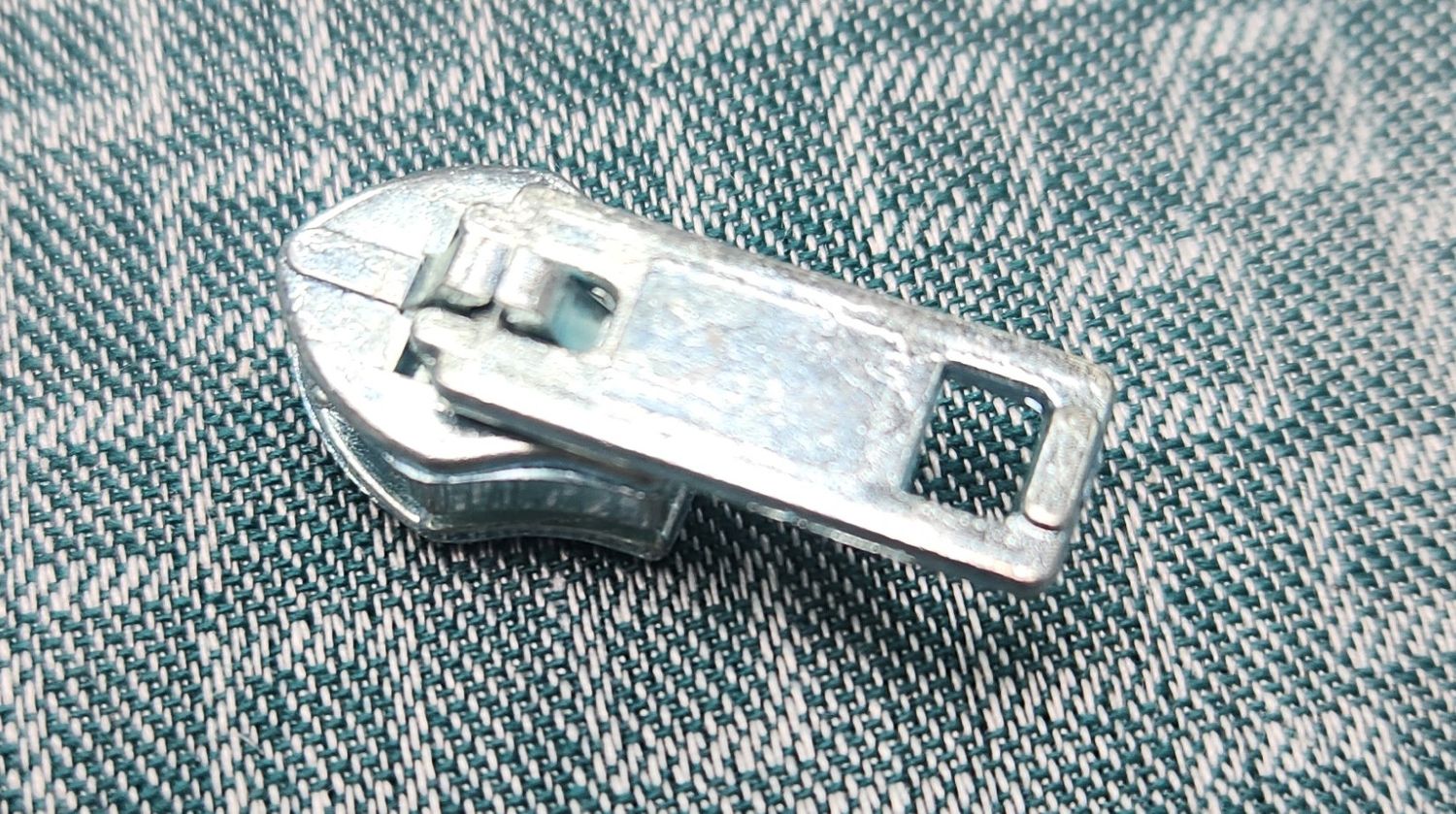 Zip Pulls 4.5mm for Continuous Zips Nickel
