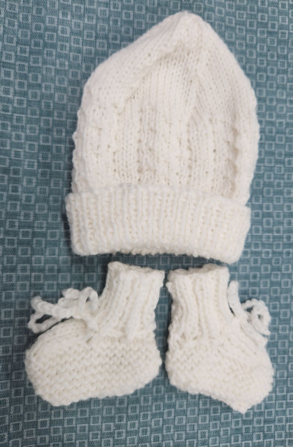 Prem Size - Hat &amp; Bootees - Cream