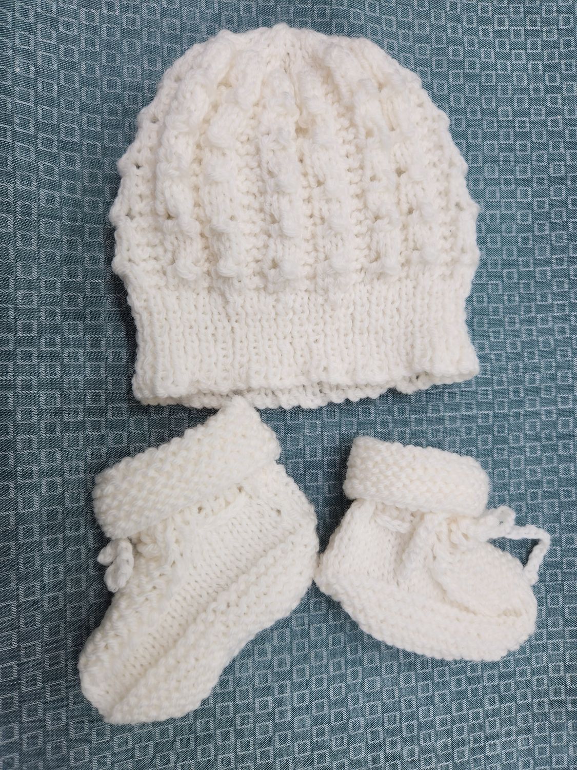 Hat &amp; Bootees - Cream Newborn to 3 months