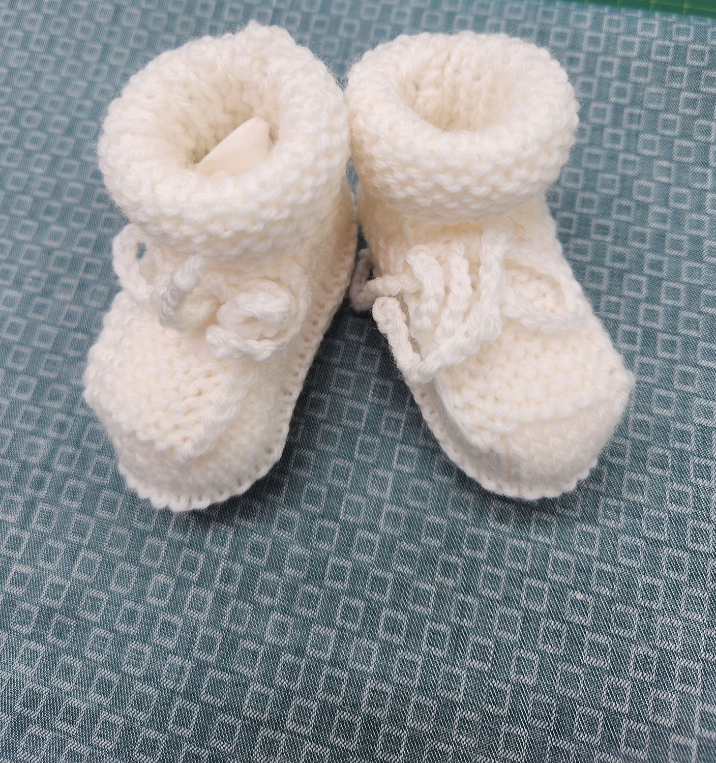 Bootees - Newborn to 3 months Size - Cream
