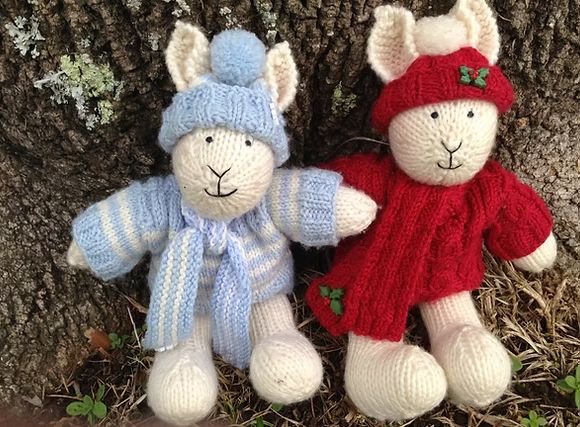 Winter &amp; Holly Bunny Knitting Pattern
