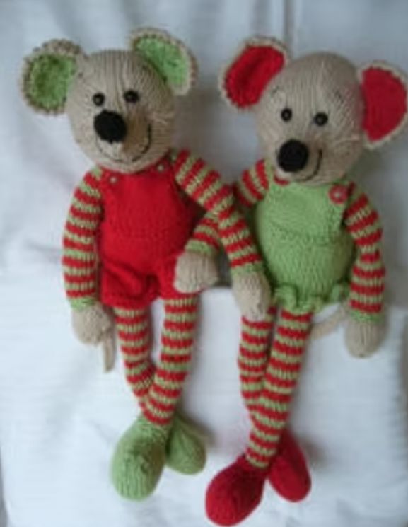 Mistletoe Mice Knitting Pattern
