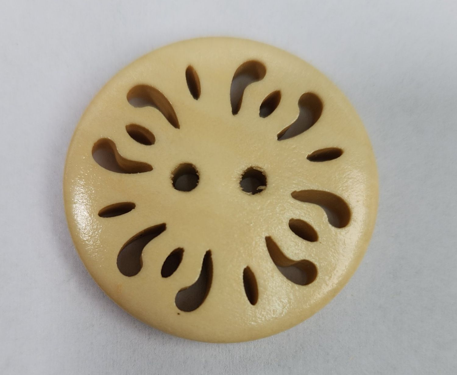 Cream Vintage Wooden Buttons 30mm