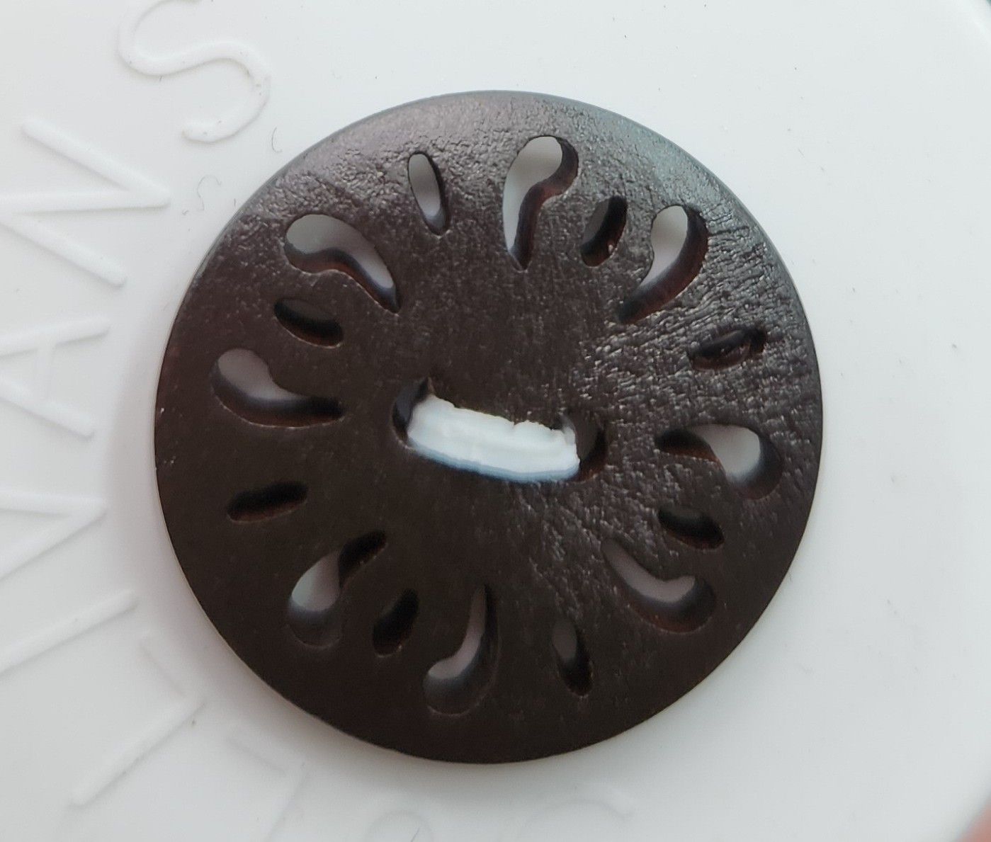 Natty Notions Tan Vintage 25mm Button