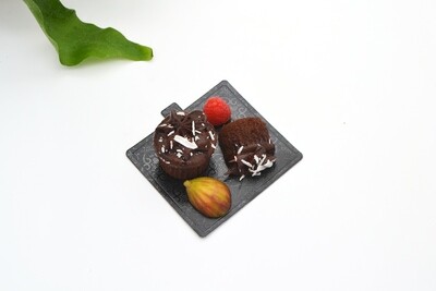 Mini cake board square black embossed 75 x 65 mm (ea)