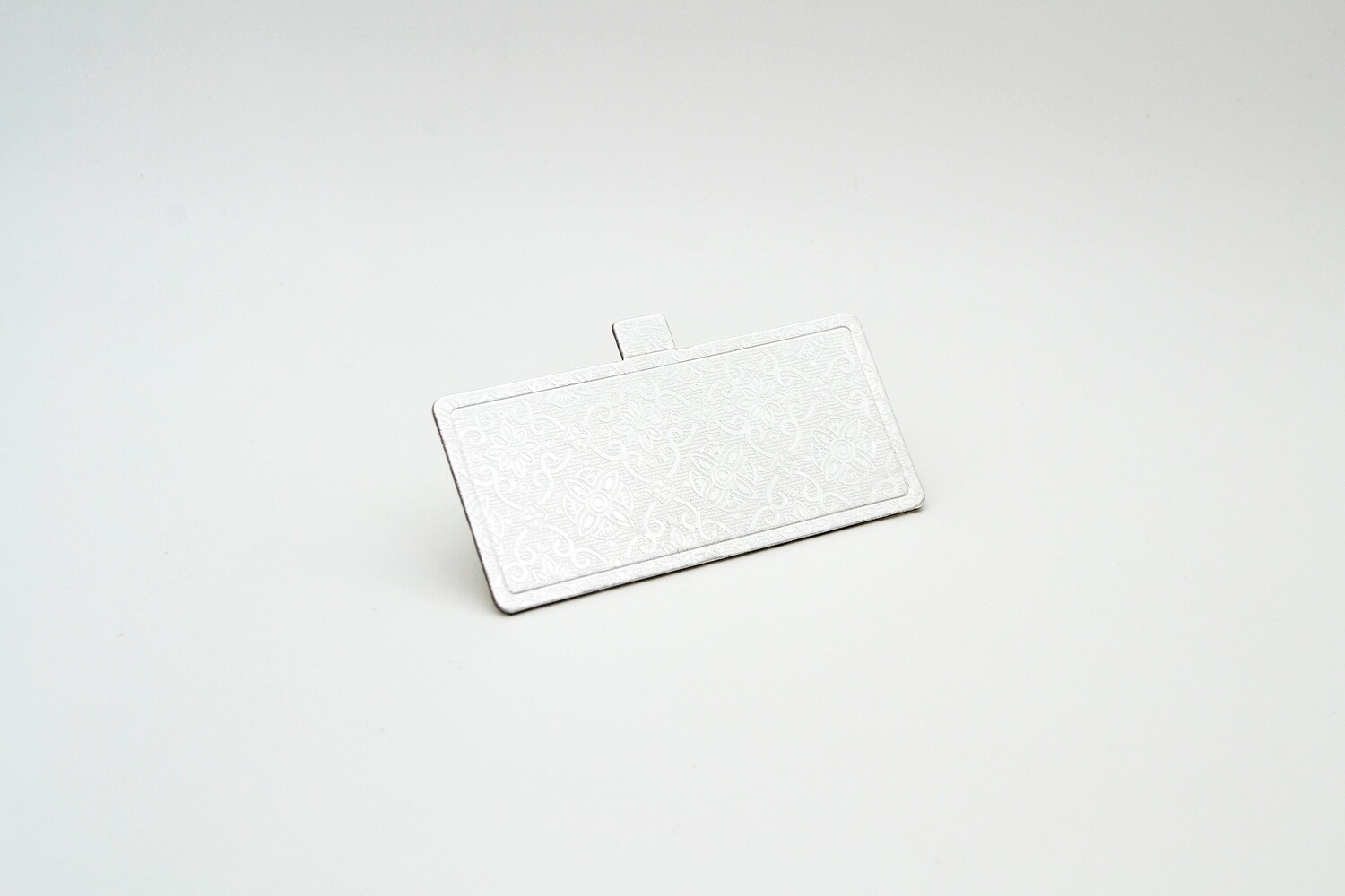 Mini cake board rectangular silver embossed 120 x 55 mm (ea)