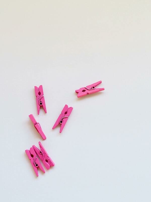 Wooden Mini Pegs 2.5cm Pink (Qty100)