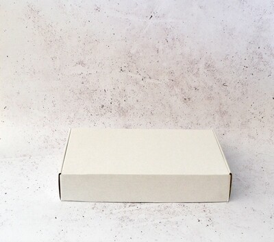 Box Corrugated 5kg 39.5 x 25 x 7.2 cm White (each)