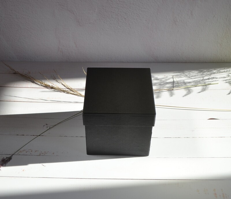 Mug Box Black (chipboard) 110 x 110 x 110 mm (each)