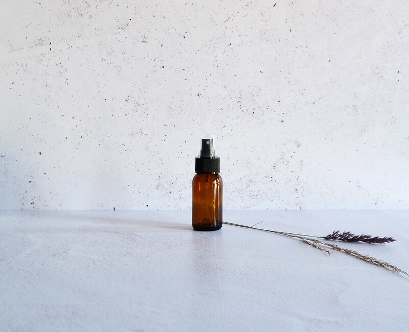 Amber Glass Bottle 50 ml + Pump Atomiser Black (28/410)