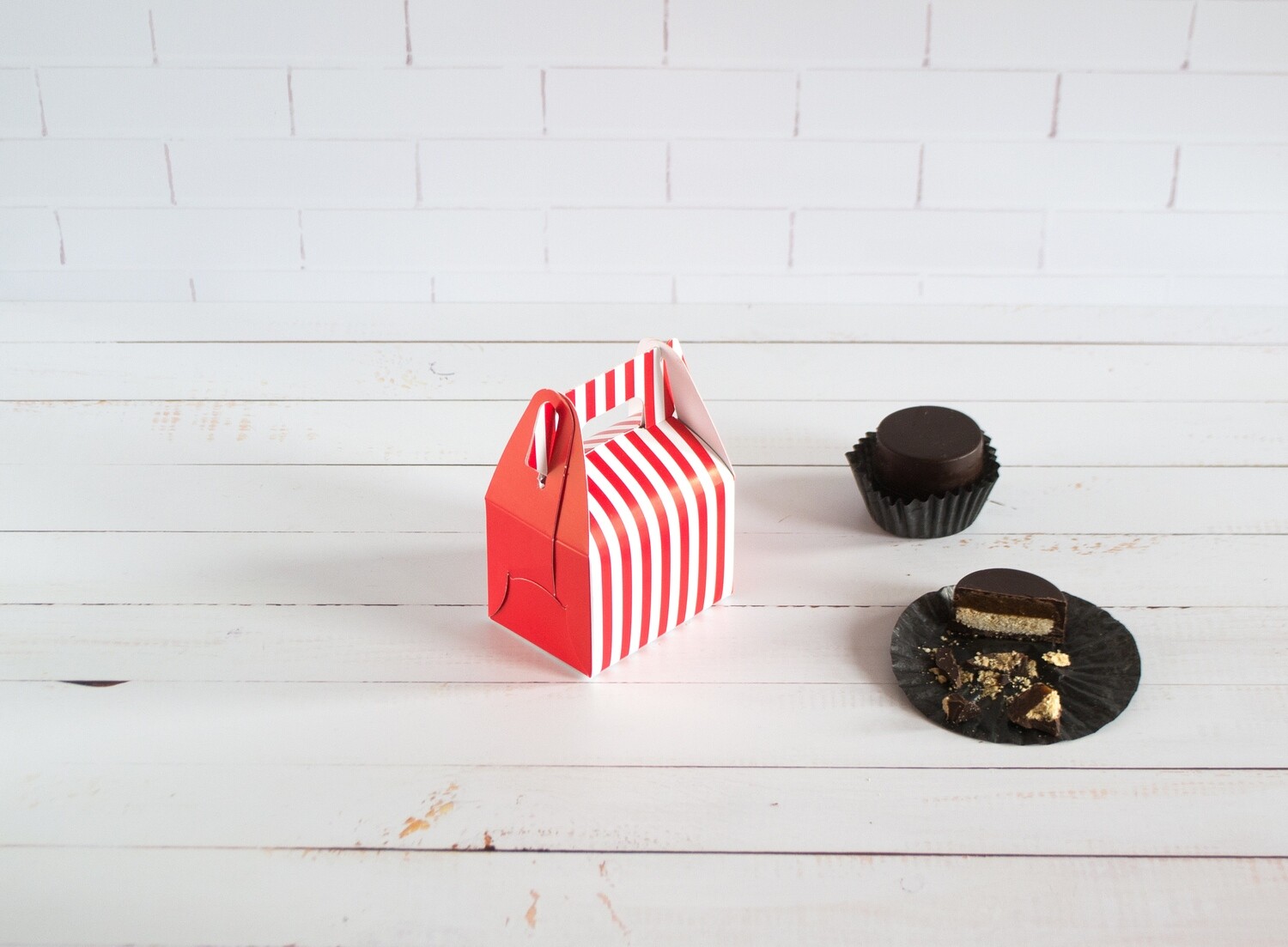 Mini Party Box 70 x 50 x 50 mm Red Stripe (ea)