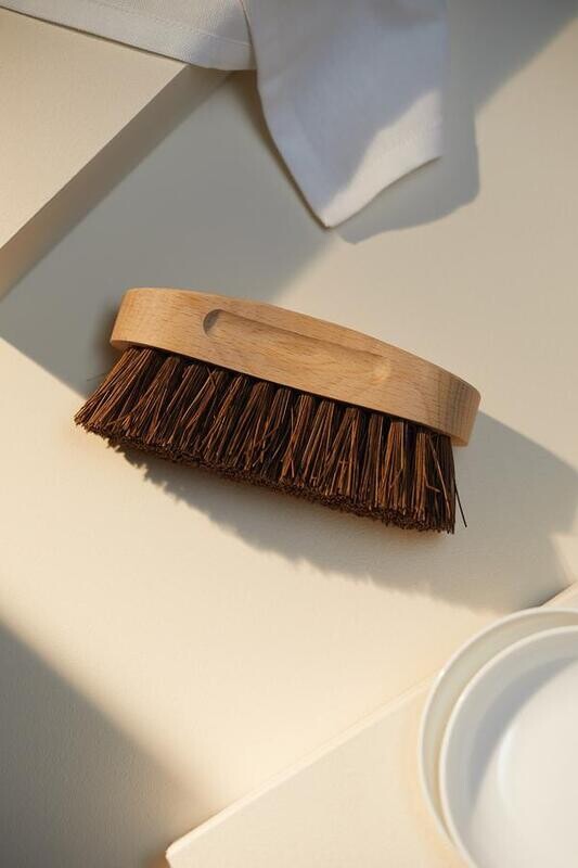 Natural Elements Coconut Fibre Scrubbing Brush