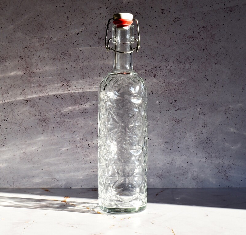 Luigi Bormioli Preziosa Italian Glass Water Bottle 1L