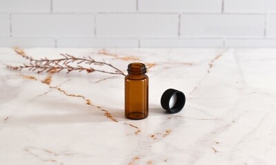 Amber Glass Bottle Vial 10 ml + Cap Black (C018/400BE)