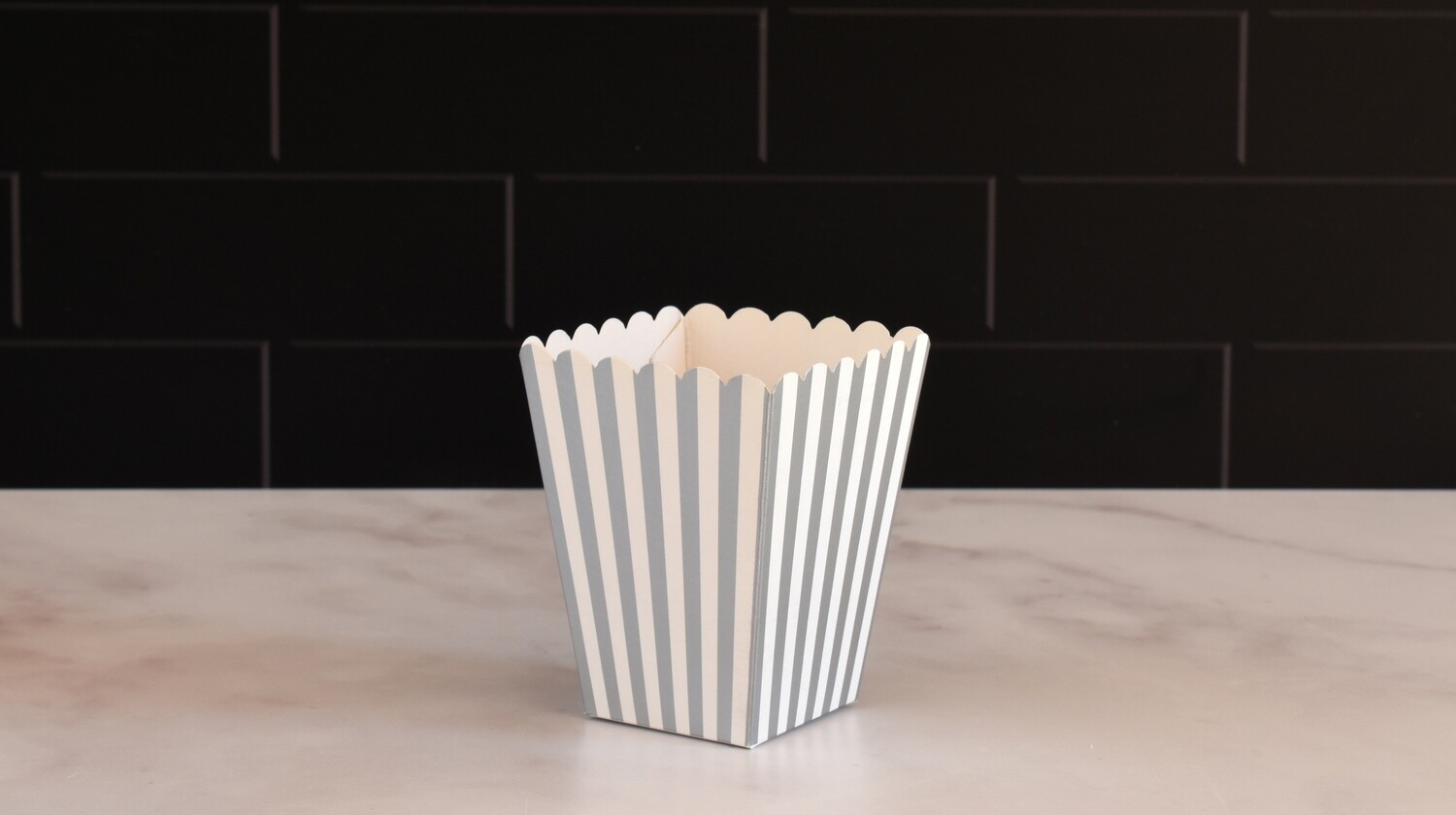 Box Popcorn Mini Silver Stripe 5 x 5 x 10 cm (each)