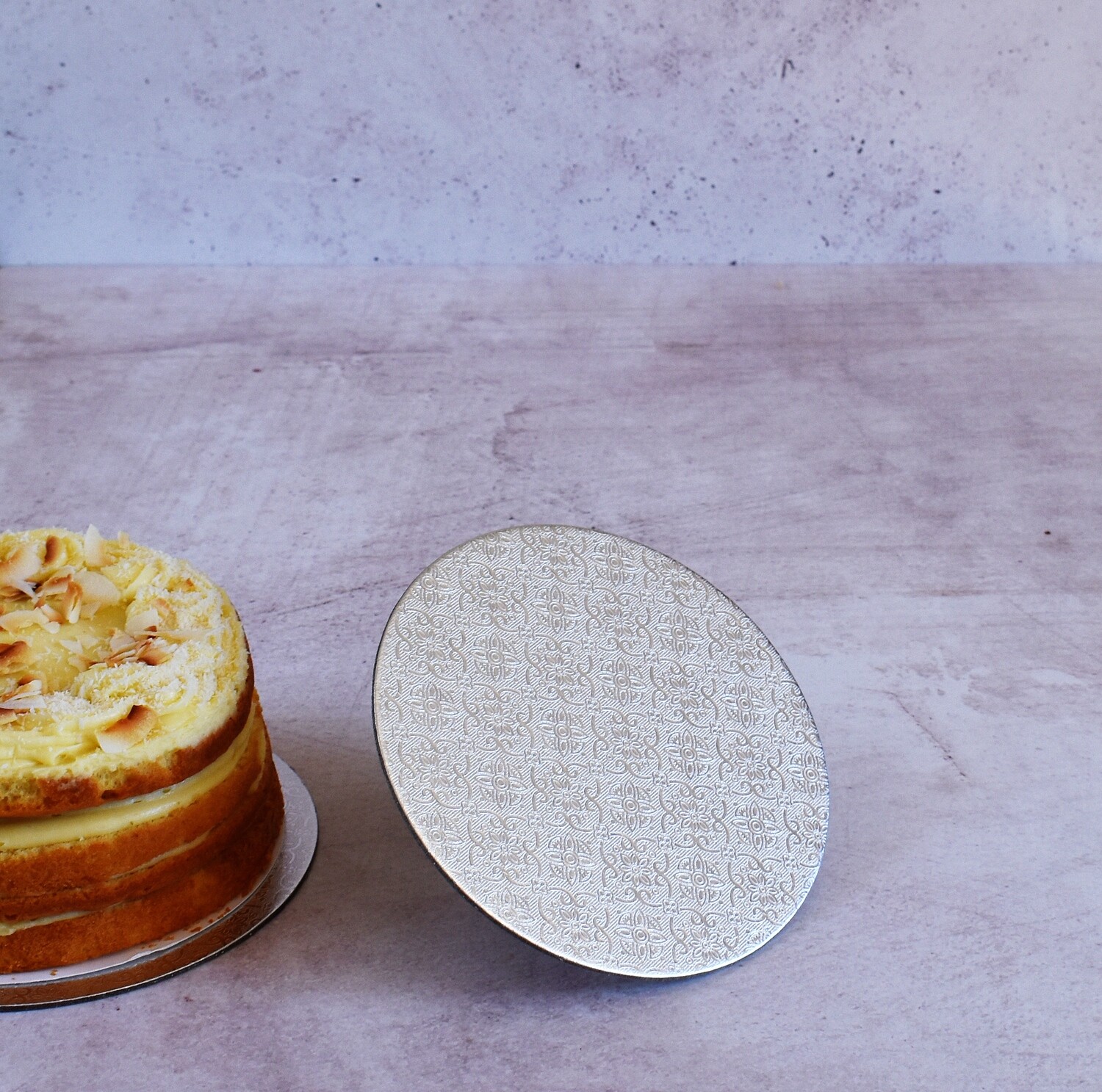 Cake Board Embossed Silver Round 7&quot; Thin (ea)