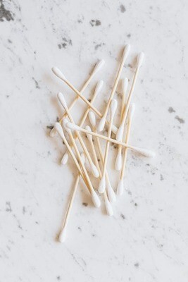 Organic Bamboo Cotton Earbuds in Tub (Qty 200)