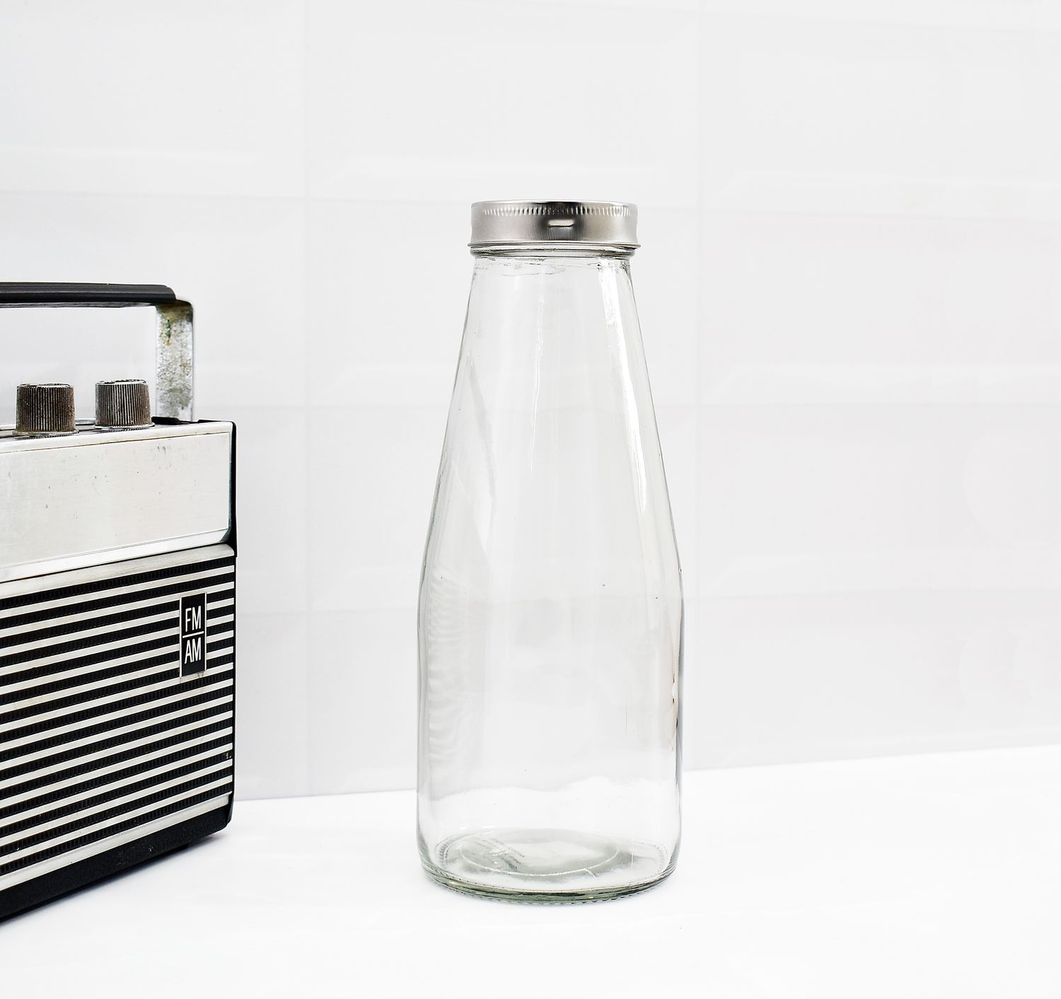 Clear Glass Drinking Bottle with Silver Aluminium Lid 750ml