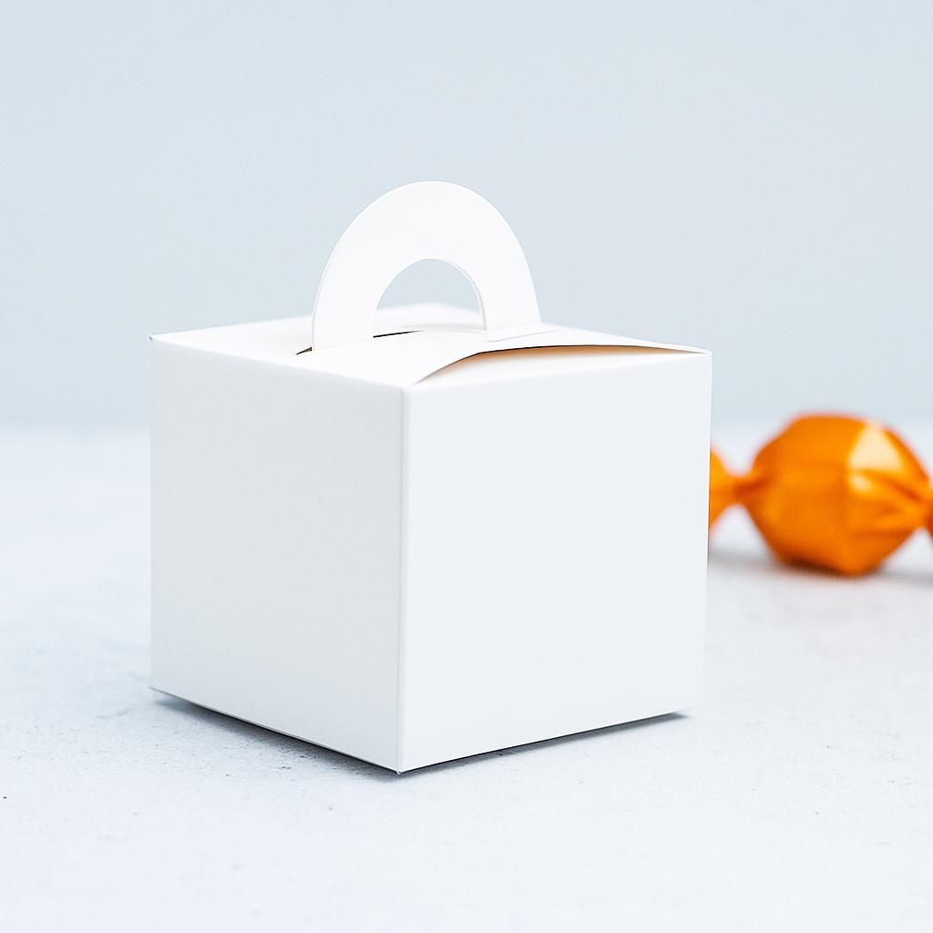 Novelty Box 65x65x60mm White (ea)