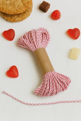 Bakers Twine 10mx2mm - Hot Pink/Cerise &amp; White (ea)
