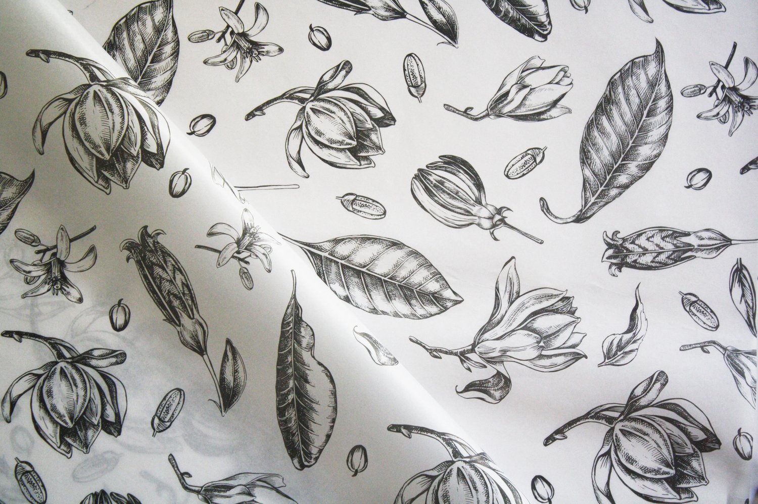 Tissue Paper- Vintage Flowers - Black On White (Qty 25) Tissue Paper- Vintage Flowers - Black On White (Qty 25)