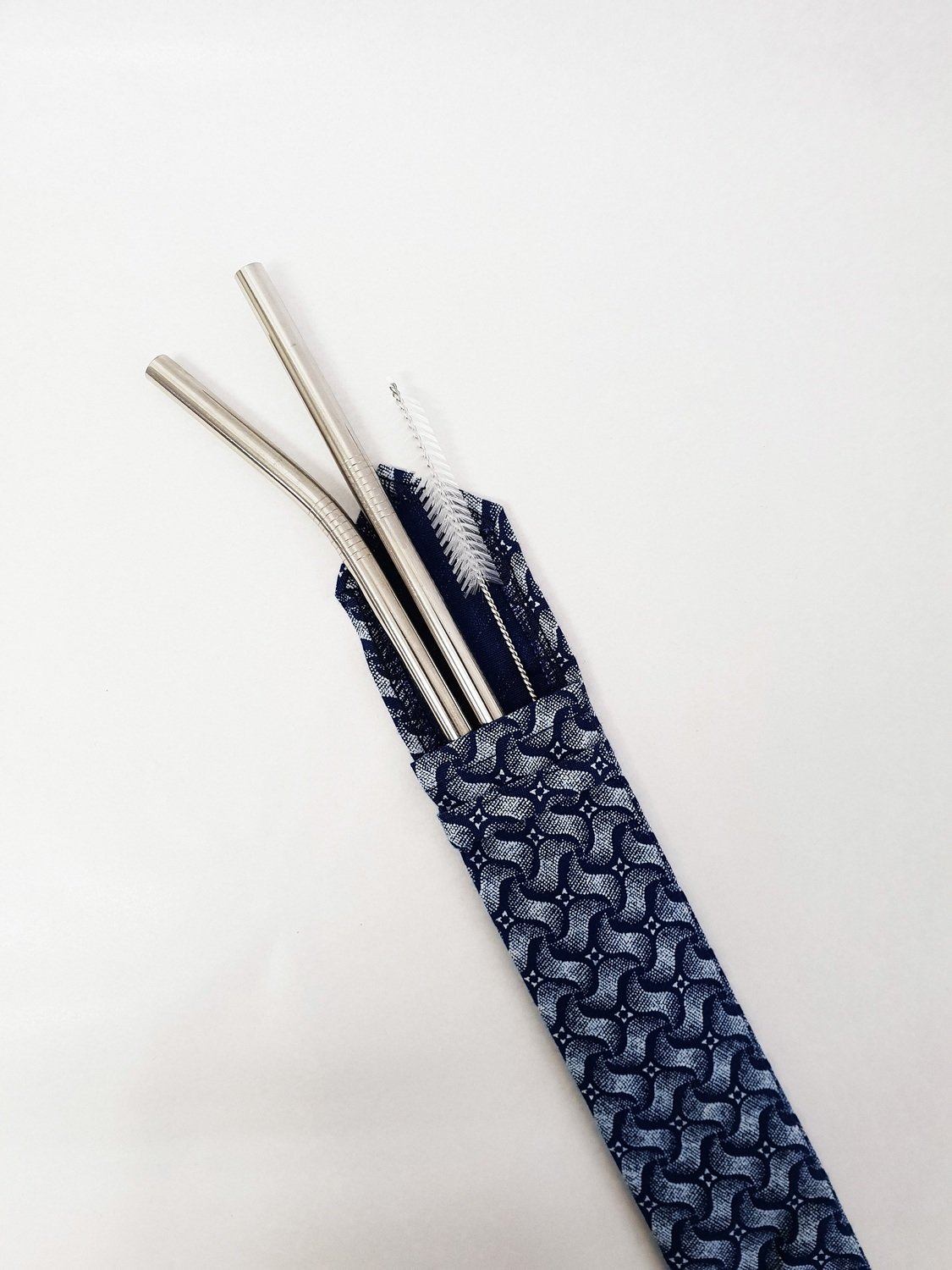 Shweshwe Straw Pouch Blue+White Shweshwe Straw Pouch Blue+White