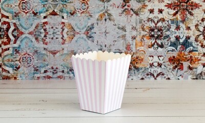 Box Popcorn Mini B/Pink 5 x 5 x 10 cm (each)