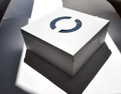 14 Inch White Cake Box with Lid – Corrugated Base – 15 cm High