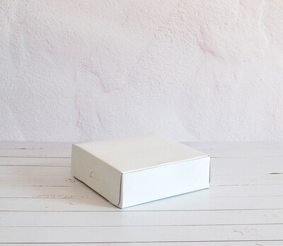 White Cake Box 6 x 6 x 2 Inch