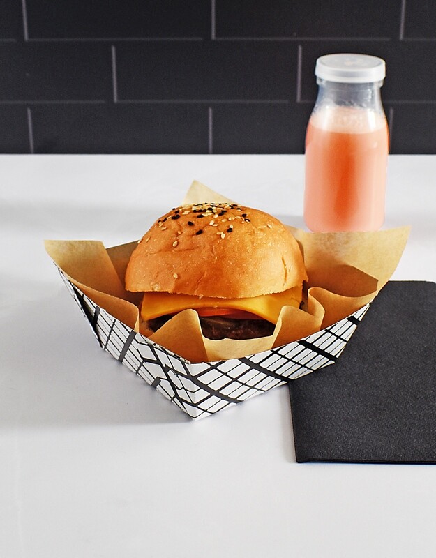 Box Food Tray Burger Black Check (ea)