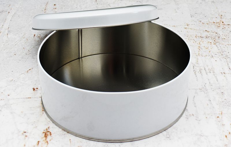Cake/Biscuit Tin +Lid 179 mm x 60 mm - White (ea)