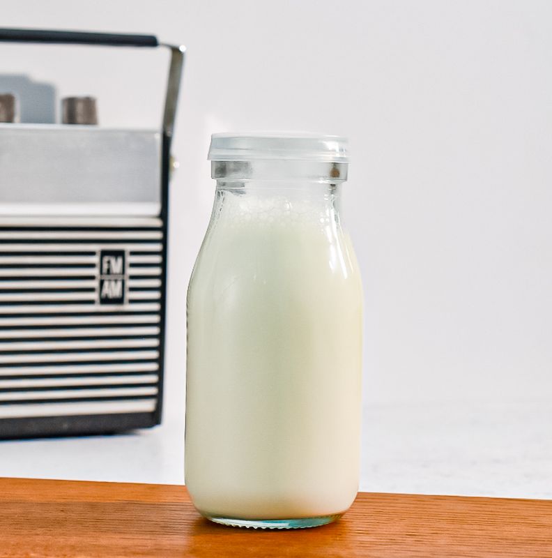Glass Bottle With Plastic Snap on Lid 12x4cm 200ml